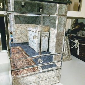 Beautiful Jewelry Box!